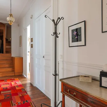 Provencal Charm In The Heart Of Paris